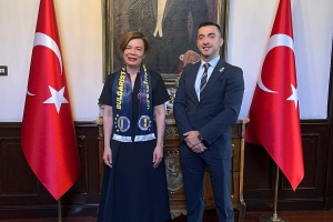 Bulgaristan Fenerbahçeliler Derneğimizin Başkanı ve yöneticileri, Türkiye Cumhuriyeti Sofya Büyükelçisi Sayın Aylin Sekizkök’e veda ziyaretinde bulundu. 